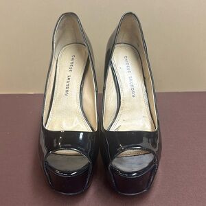 Hot sexy patent peep toe platforms ! Very good used condition ! size 11